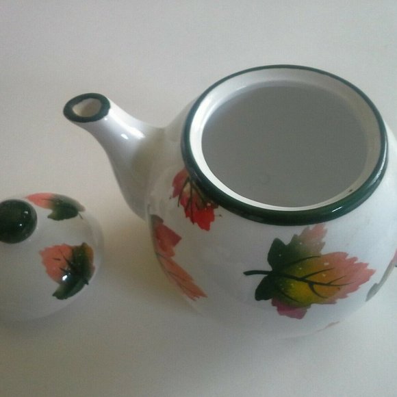 Fall themed Maple leaf Tea pot - Picture 3 of 3